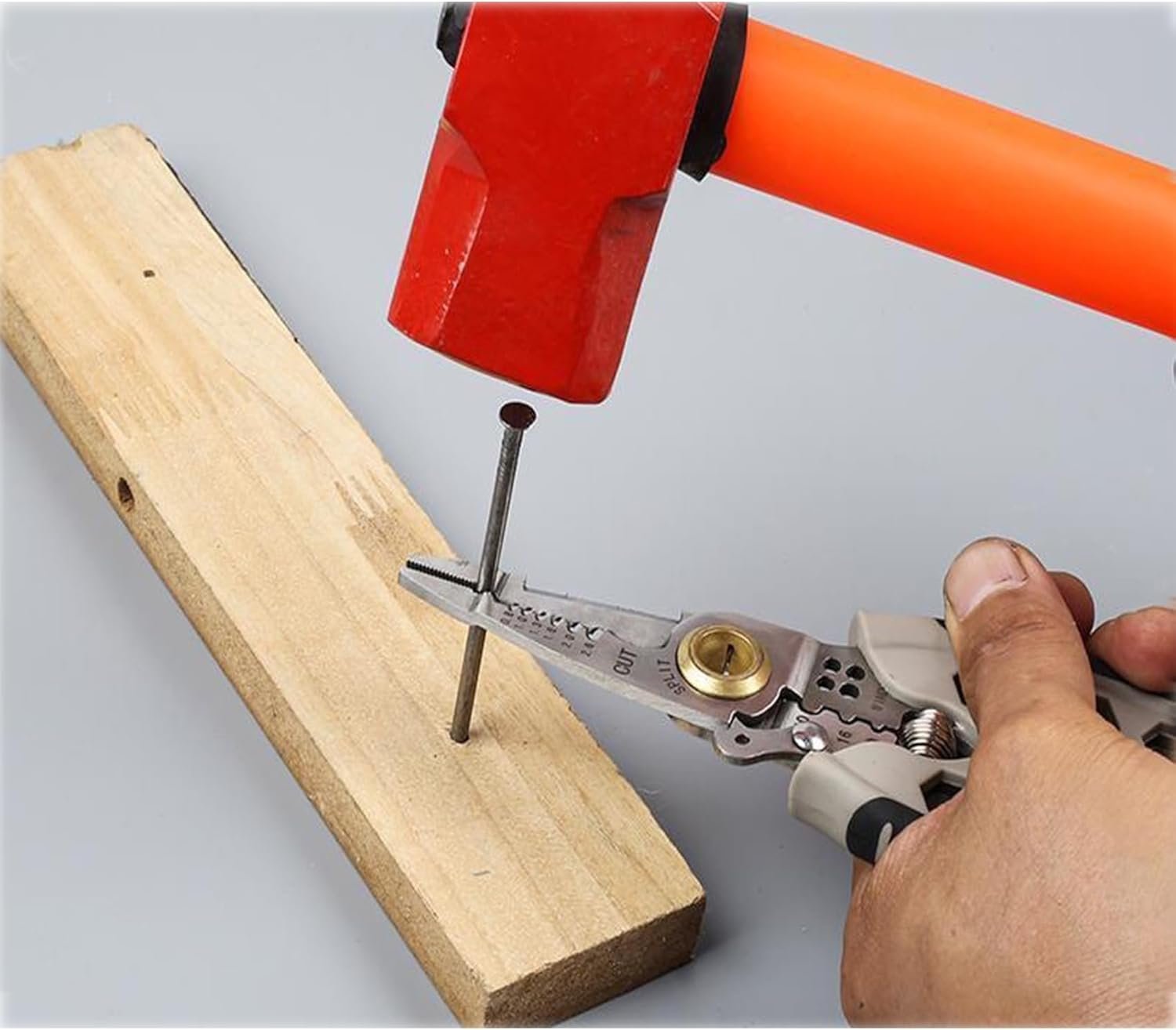 მულტი ფუნქციური ხელსაწყო კაბელებისთვის