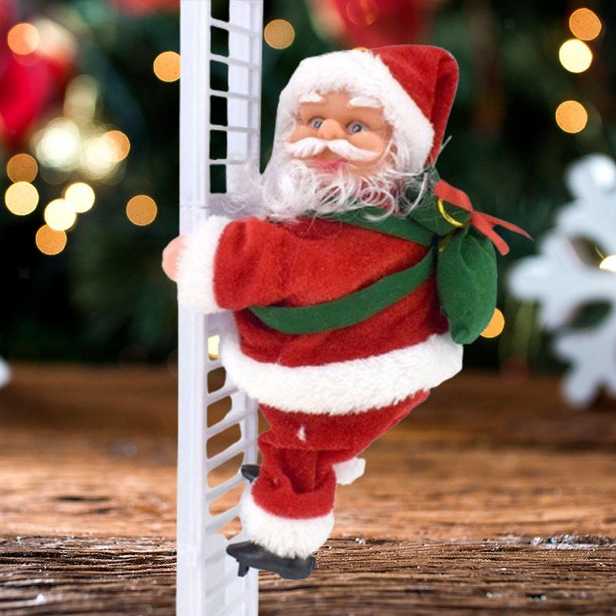 დეკორატიული სანტაკლაუსები - ჯაჭვზე, კიბეზე
